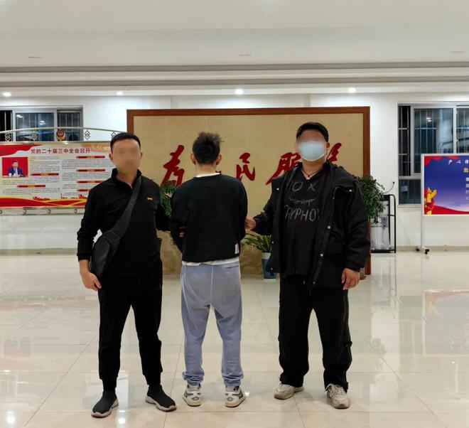 2025年新澳门天天彩正版免费,警惕虚假博彩陷阱，远离违法犯罪行为——以澳门博彩为例