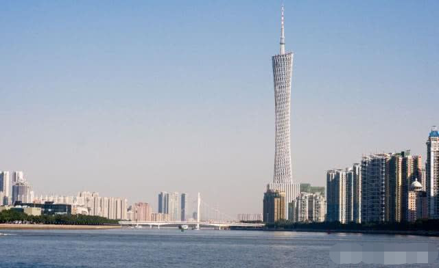 2025澳门管家婆一肖,澳门是中国历史悠久的城市之一，以其独特的文化、繁荣的经济和美丽的风景吸引着世界各地的游客。随着时代的发展，澳门已经成为了一个现代化的城市，而澳门管家婆一肖也成为了人们关注的焦点之一。本文将探讨关于澳门管家婆一肖的相关内容，带您领略澳门的历史文化与现代魅力。
